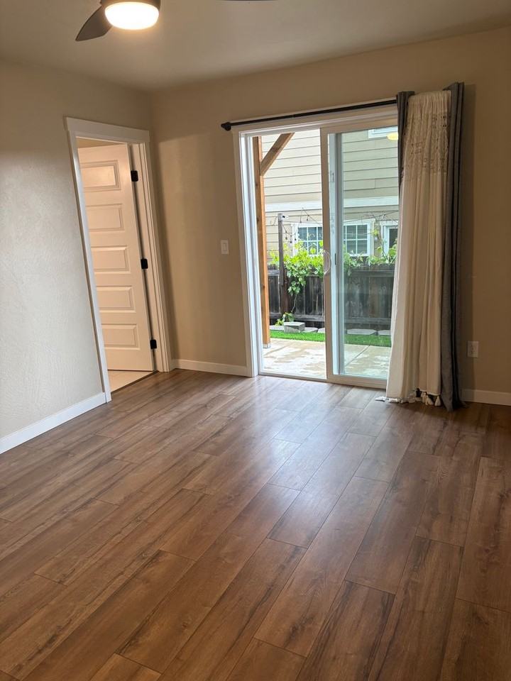 7851 28th St - Photo 6 of 6