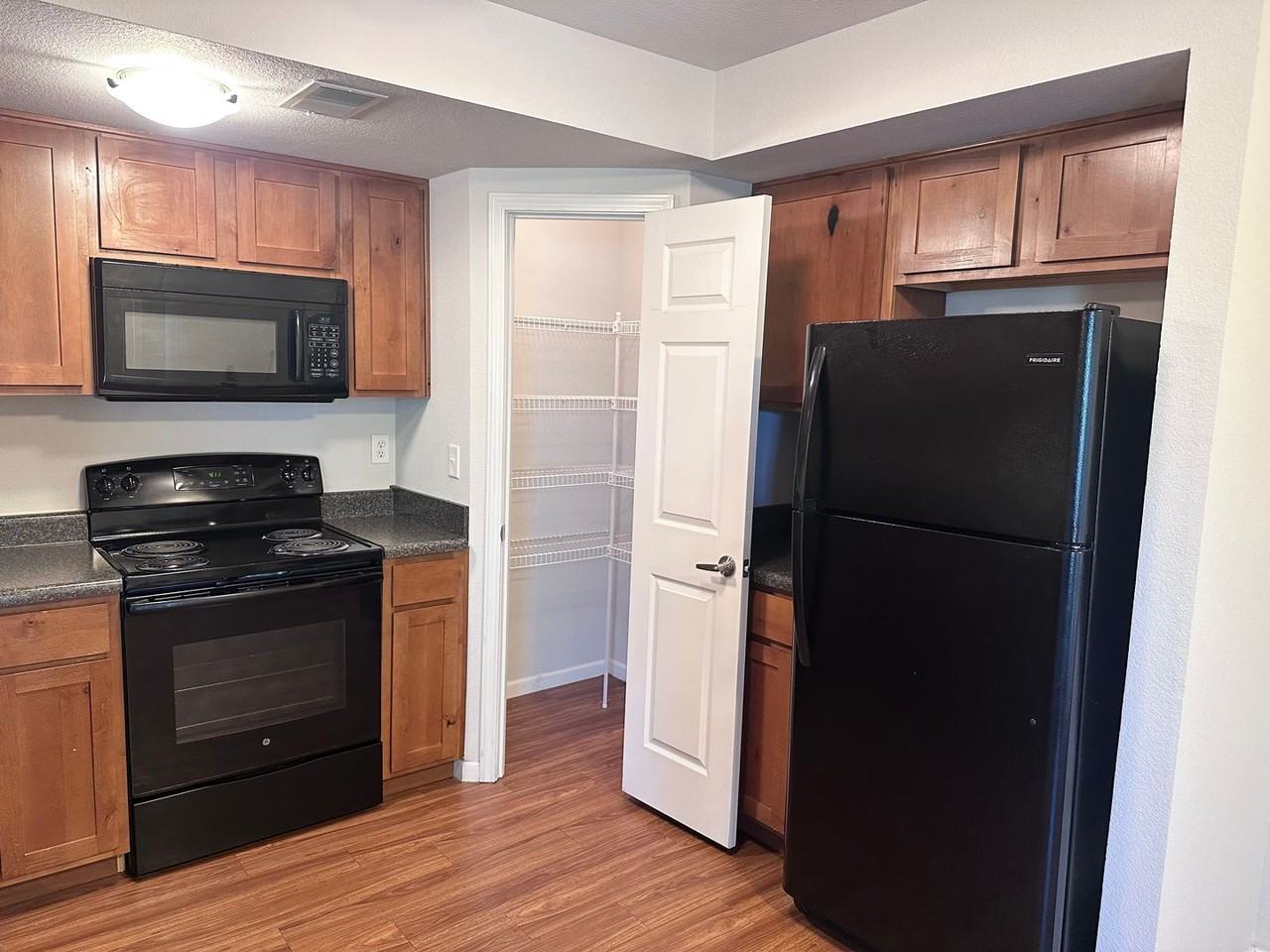 1519 Ne Erin Ct - Photo 3 of 18