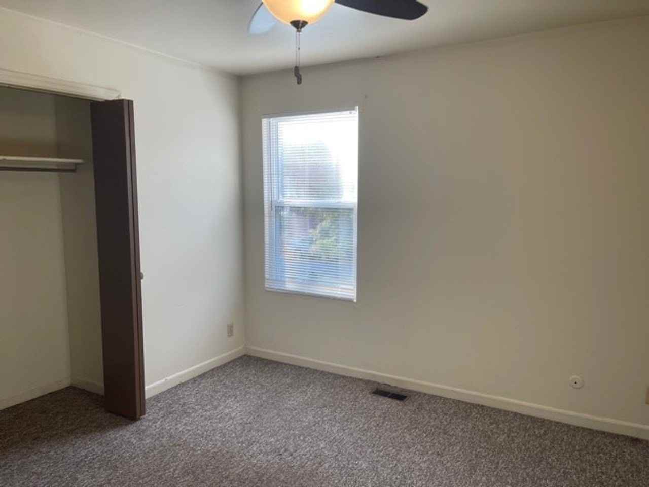 612 W Church St - Photo 6 of 8