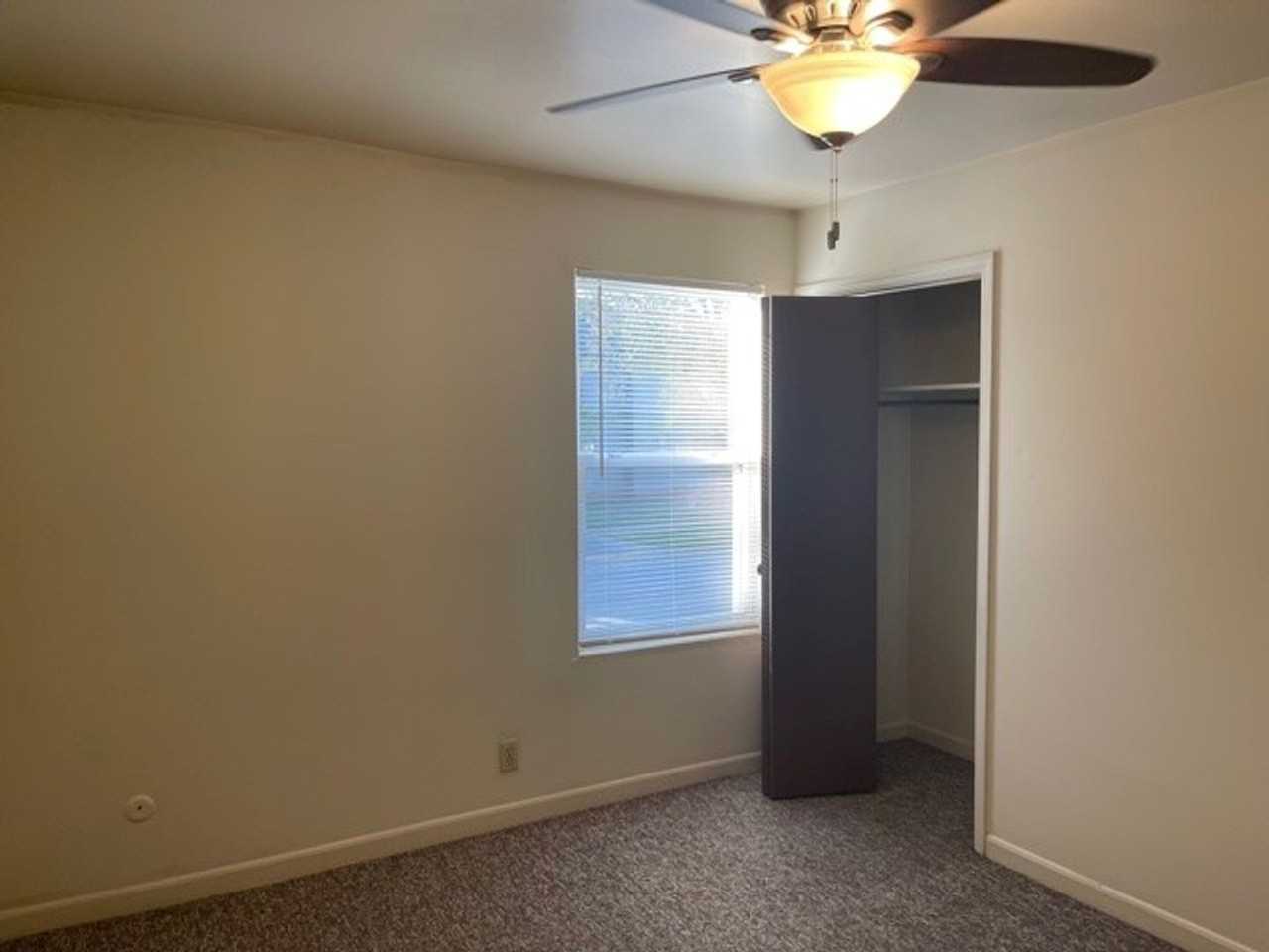 612 W Church St - Photo 7 of 8