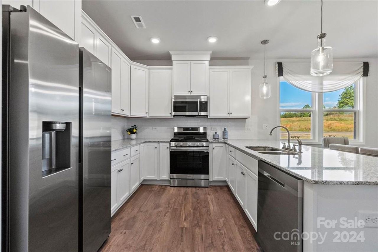 8217 Mccormick St - Photo 7 of 22