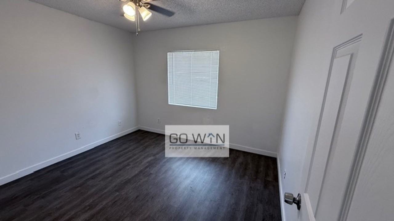 6041 W Crittenden Ln - Photo 2 of 18