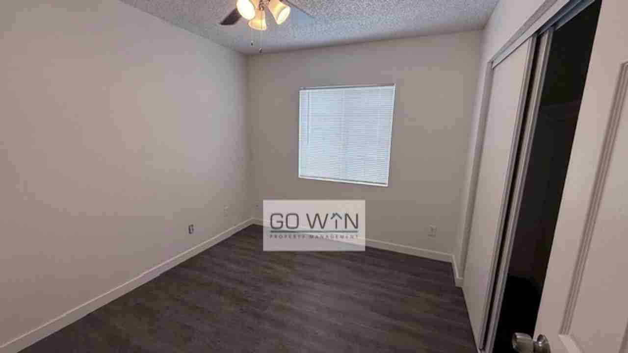 6041 W Crittenden Ln - Photo 6 of 18