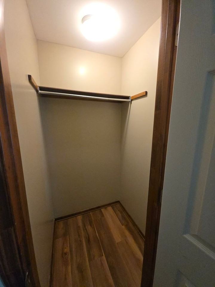 716 S Greenwich Ave - Photo 6 of 11