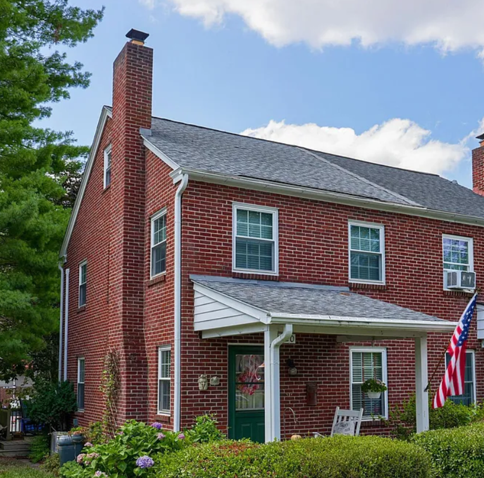 320 Atkins Ave - Photo 2 of 15