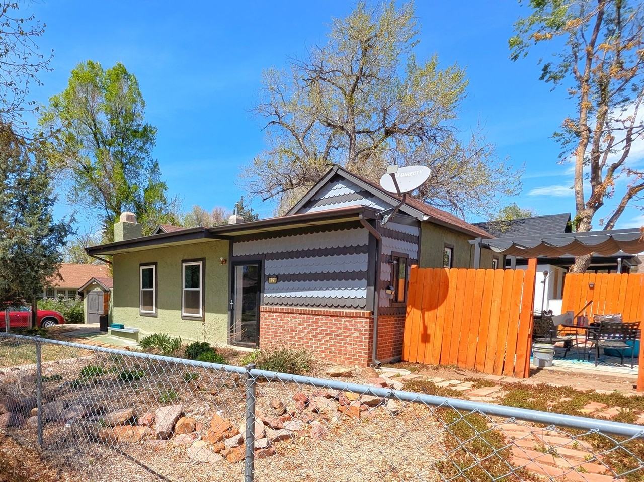 828 E Yampa St - Photo 2 of 17