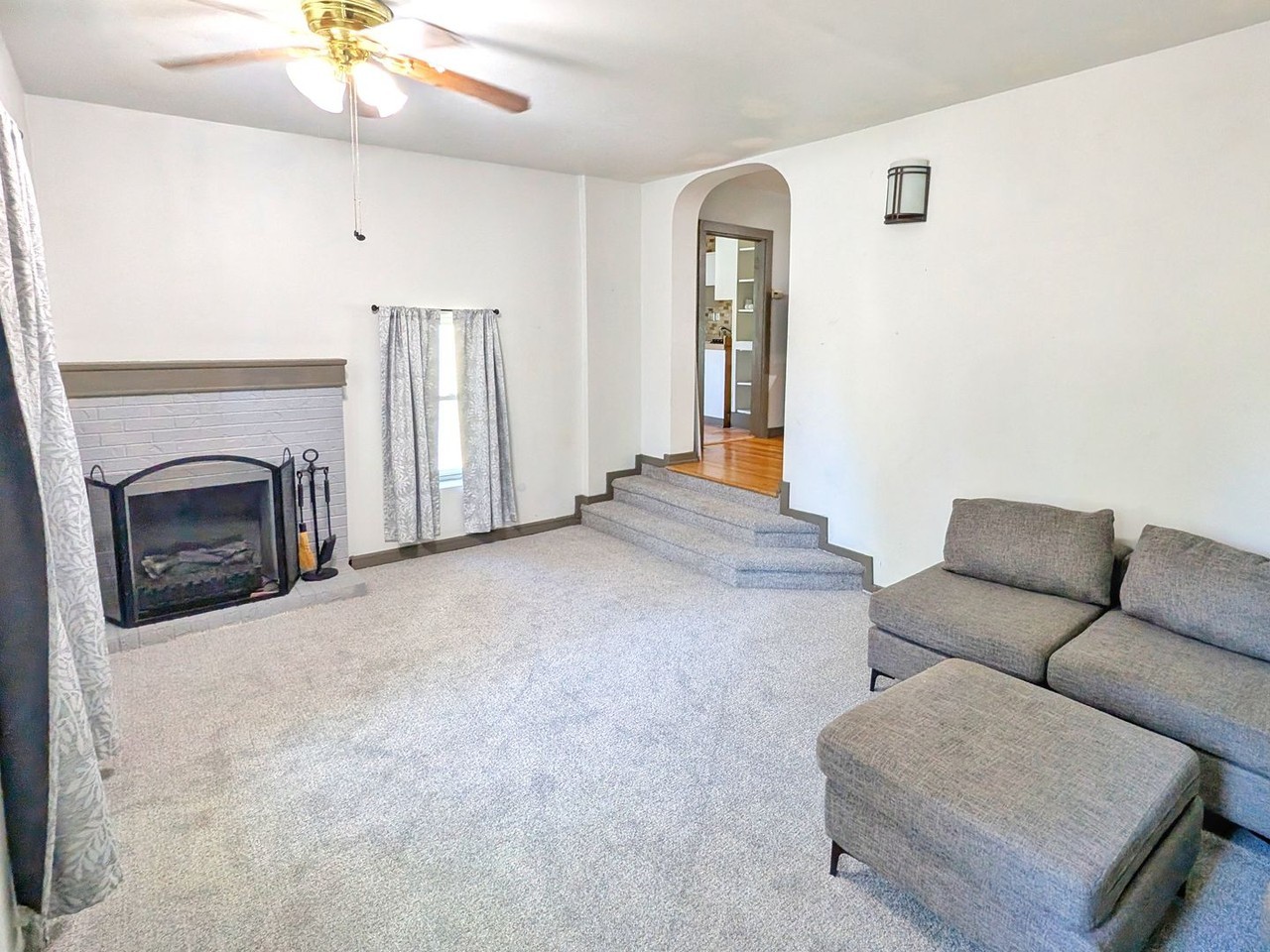 828 E Yampa St - Photo 5 of 17