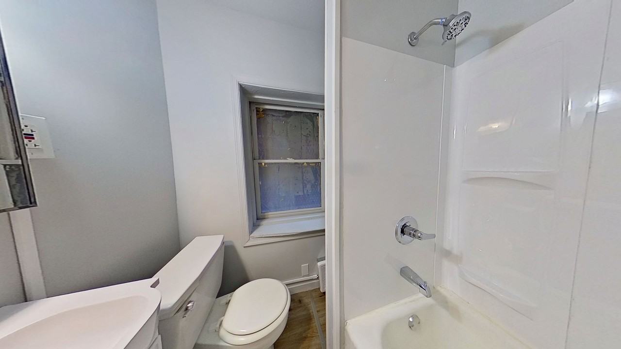 347 S George St #2F - Photo 2 of 6