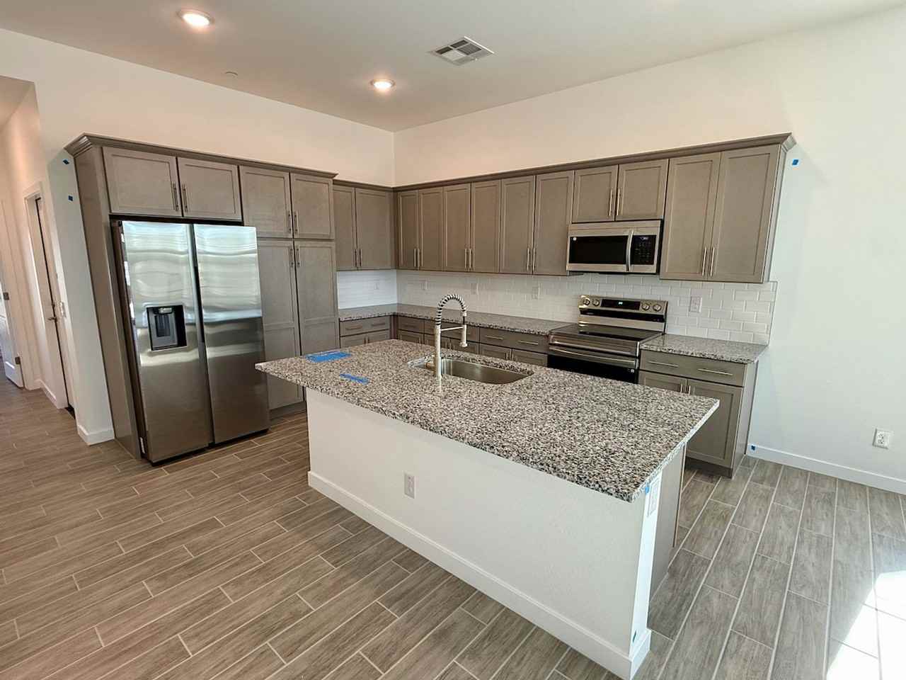 8232 E University Dr - Photo 5 of 19