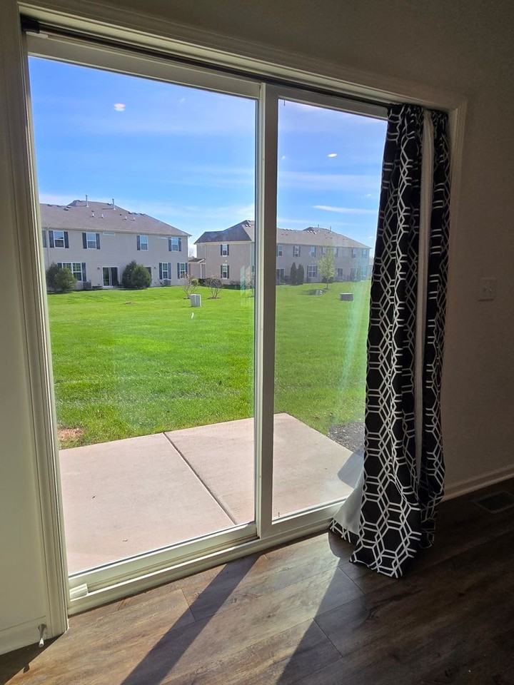 1123 Hawk Hollow Dr - Photo 6 of 14