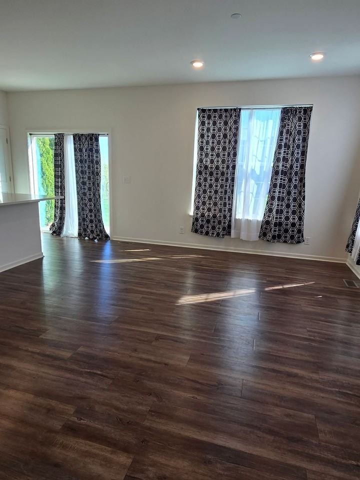 1123 Hawk Hollow Dr - Photo 7 of 14