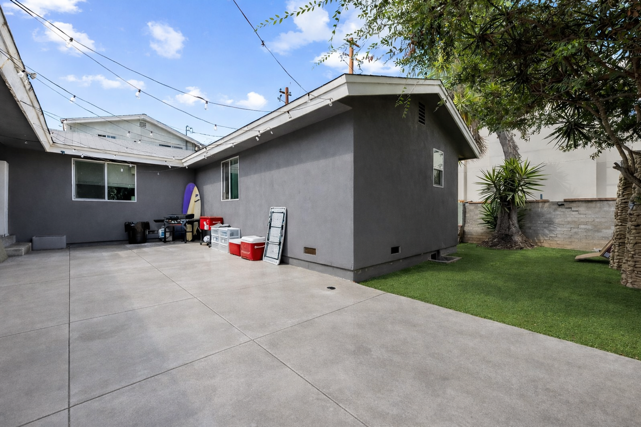 6180 Mary Lane Dr - Photo 3 of 18