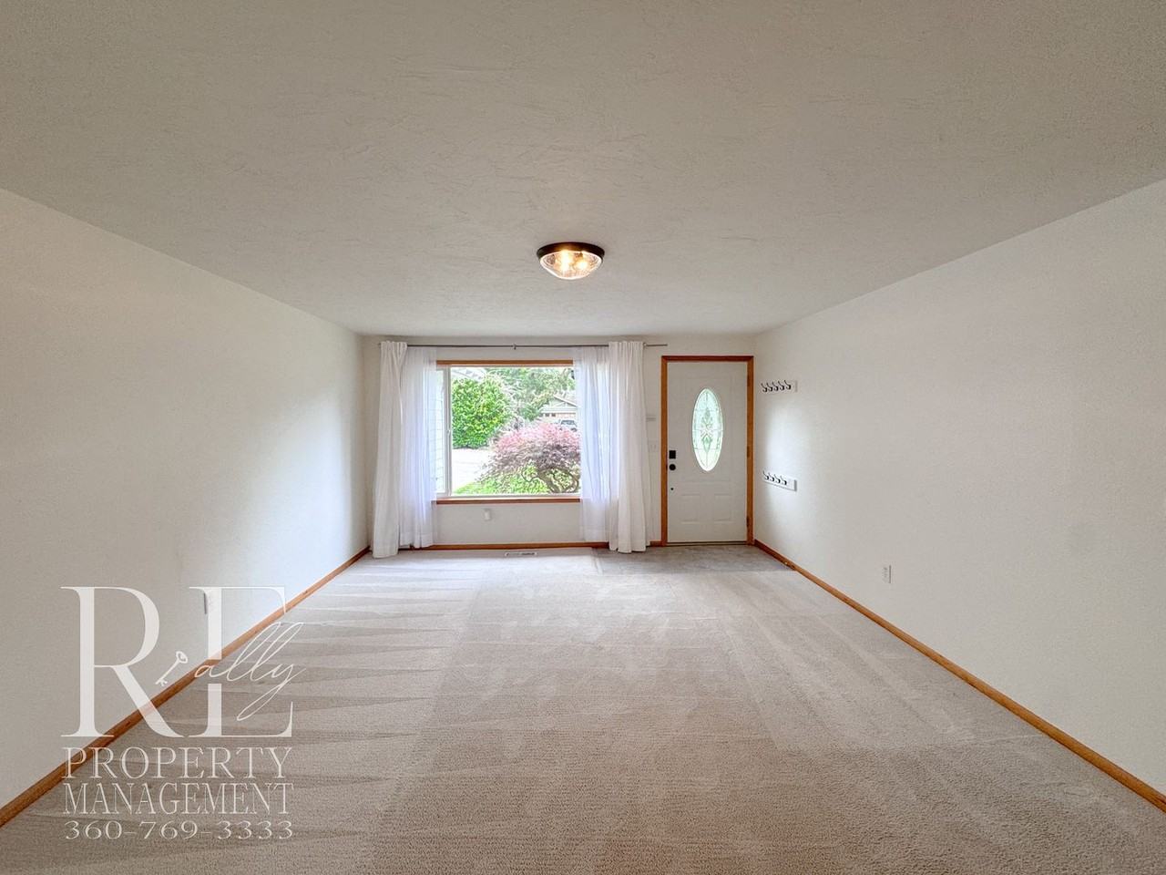 3855 Ne Hyak Way - Photo 4 of 26