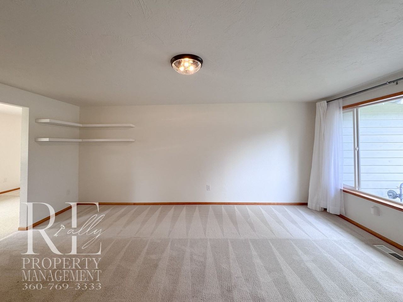 3855 Ne Hyak Way - Photo 5 of 26