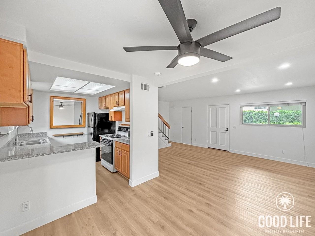 740 N Mollison Ave #B - Photo 5 of 27