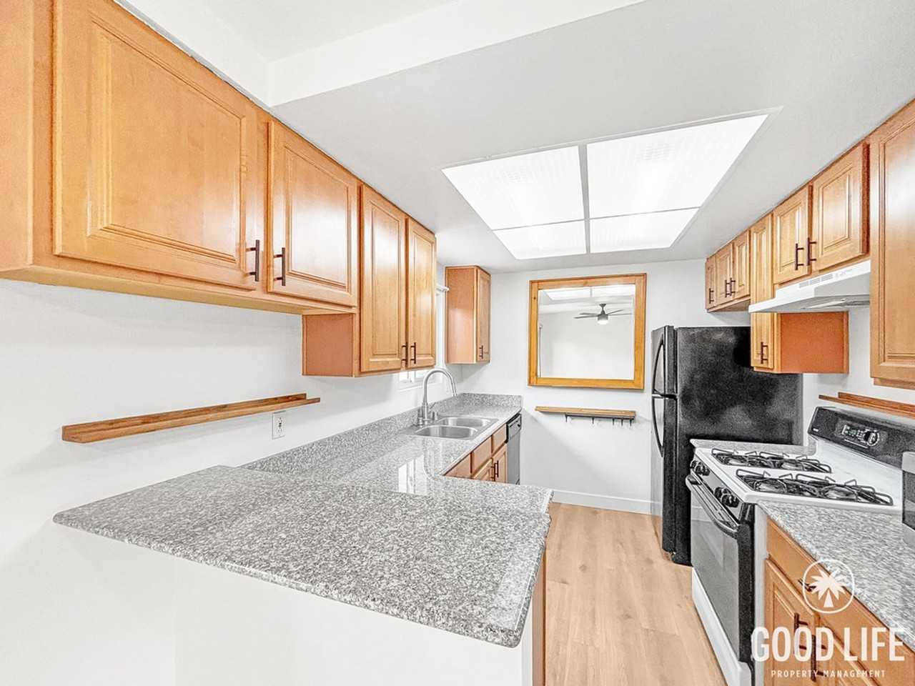 740 N Mollison Ave #B - Photo 6 of 27