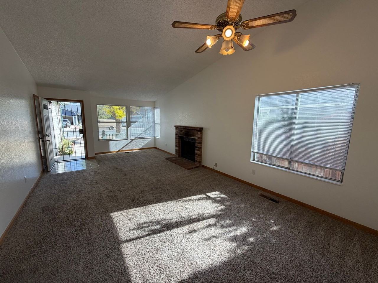 1246 Flora Glen Dr - Photo 7 of 15