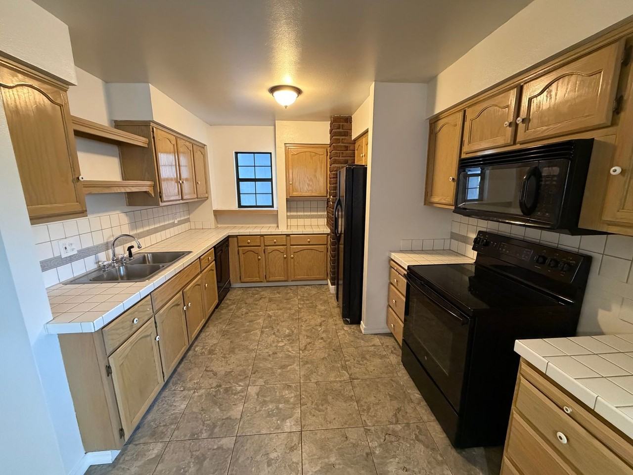 65 E Emerson Way - Photo 3 of 18