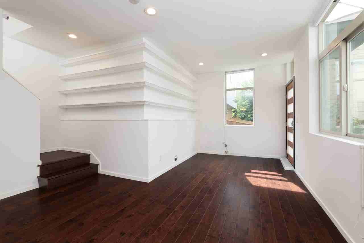 946 Hiawatha Pl S - Photo 5 of 38