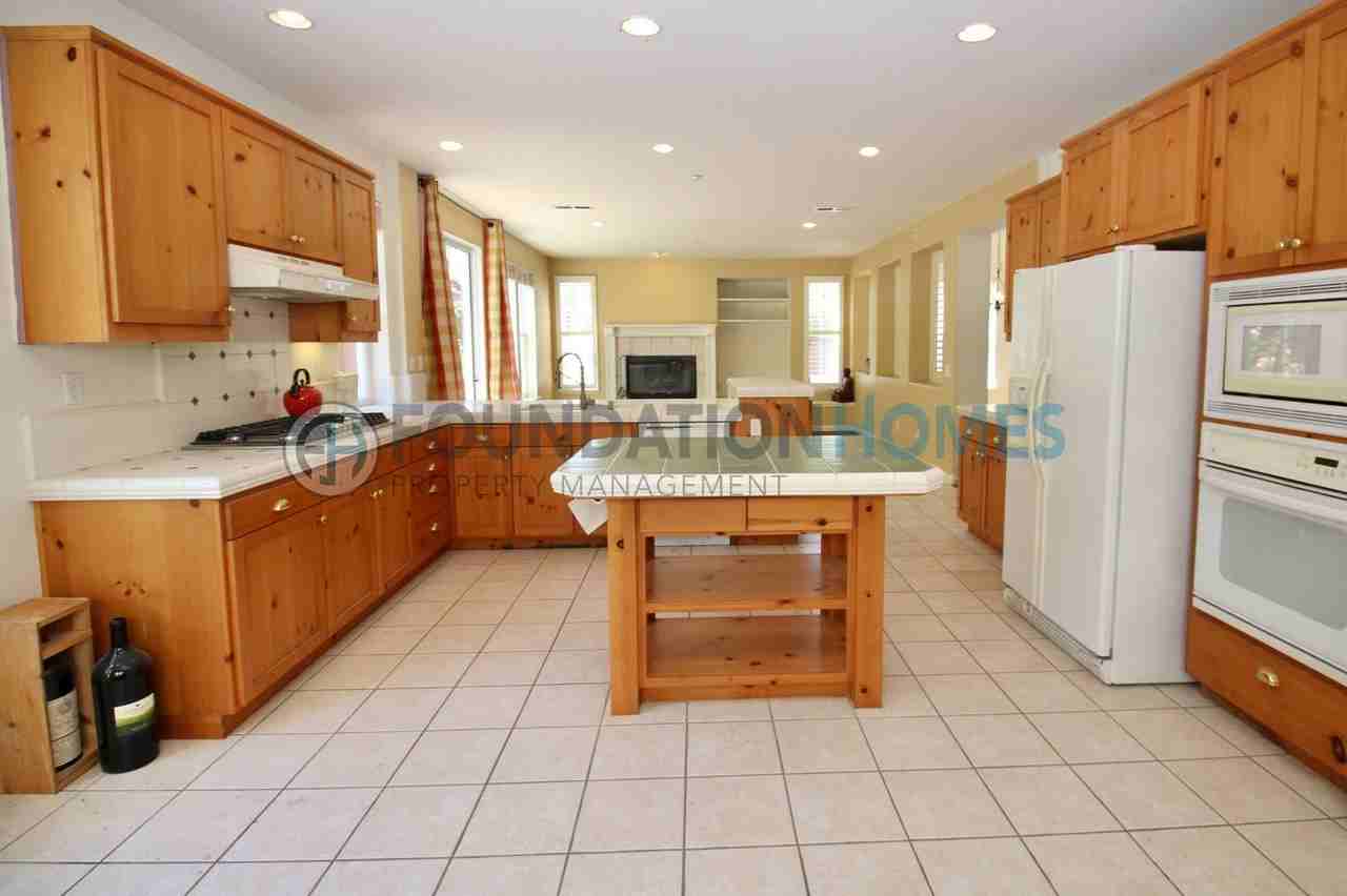 115 Maybeck St - Photo 2 of 23