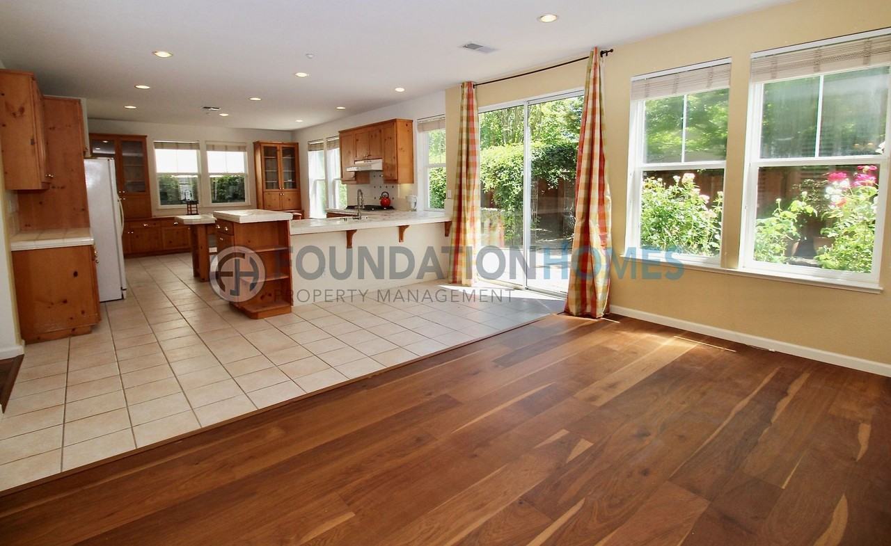 115 Maybeck St - Photo 6 of 23