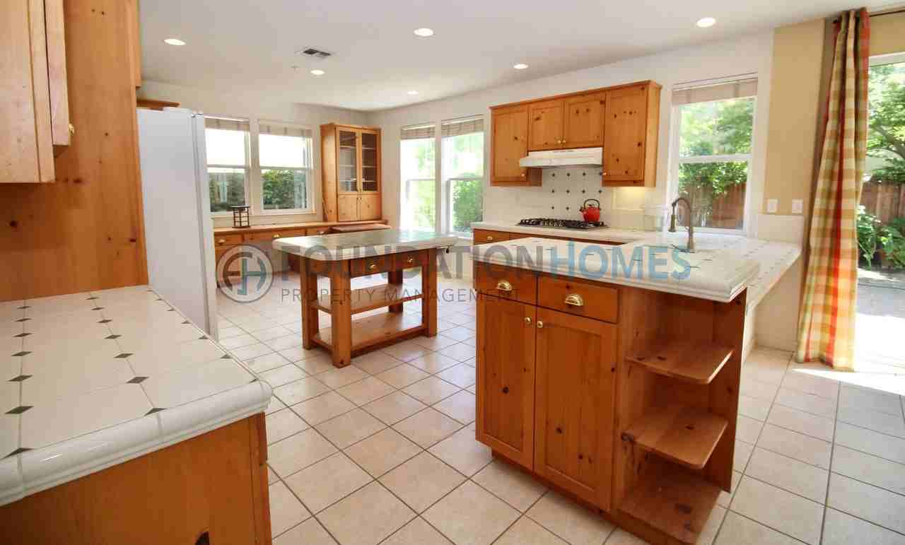 115 Maybeck St - Photo 7 of 23