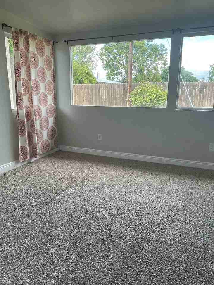 265 Hudson Dr - Photo 4 of 13