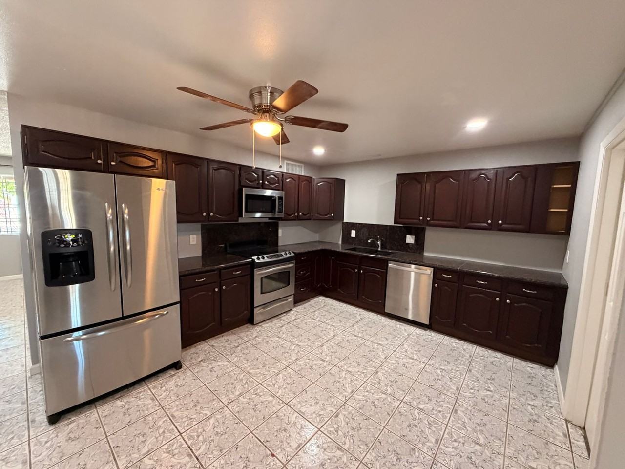 301 N 3rd St - Photo 6 of 25