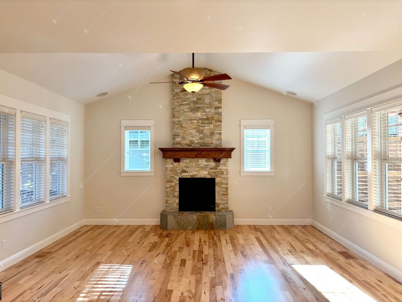 2389 Nw High Lakes Loop - Photo 5 of 46