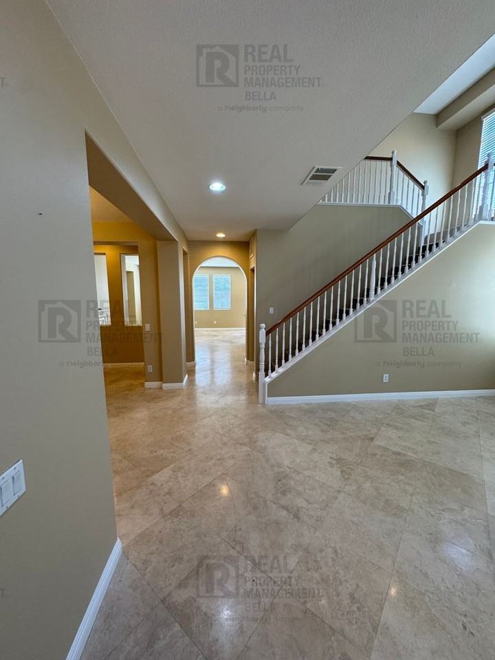 34580 Sourwood Way - Photo 2 of 50