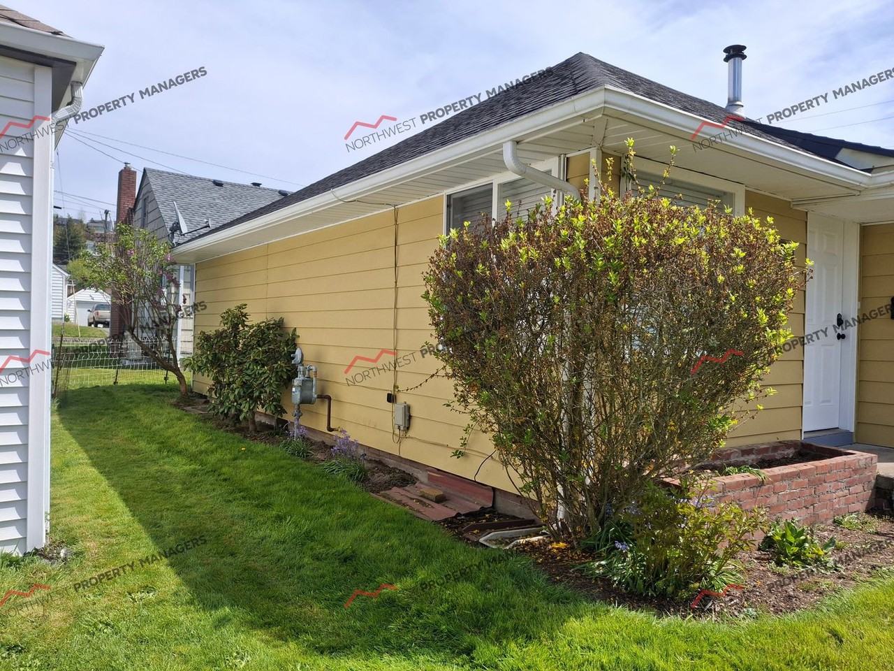 83 Sw Mcfadden Ave - Photo 3 of 24