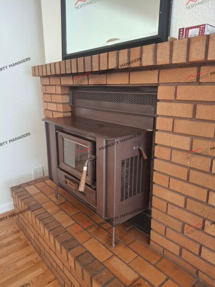 83 Sw Mcfadden Ave - Photo 5 of 24