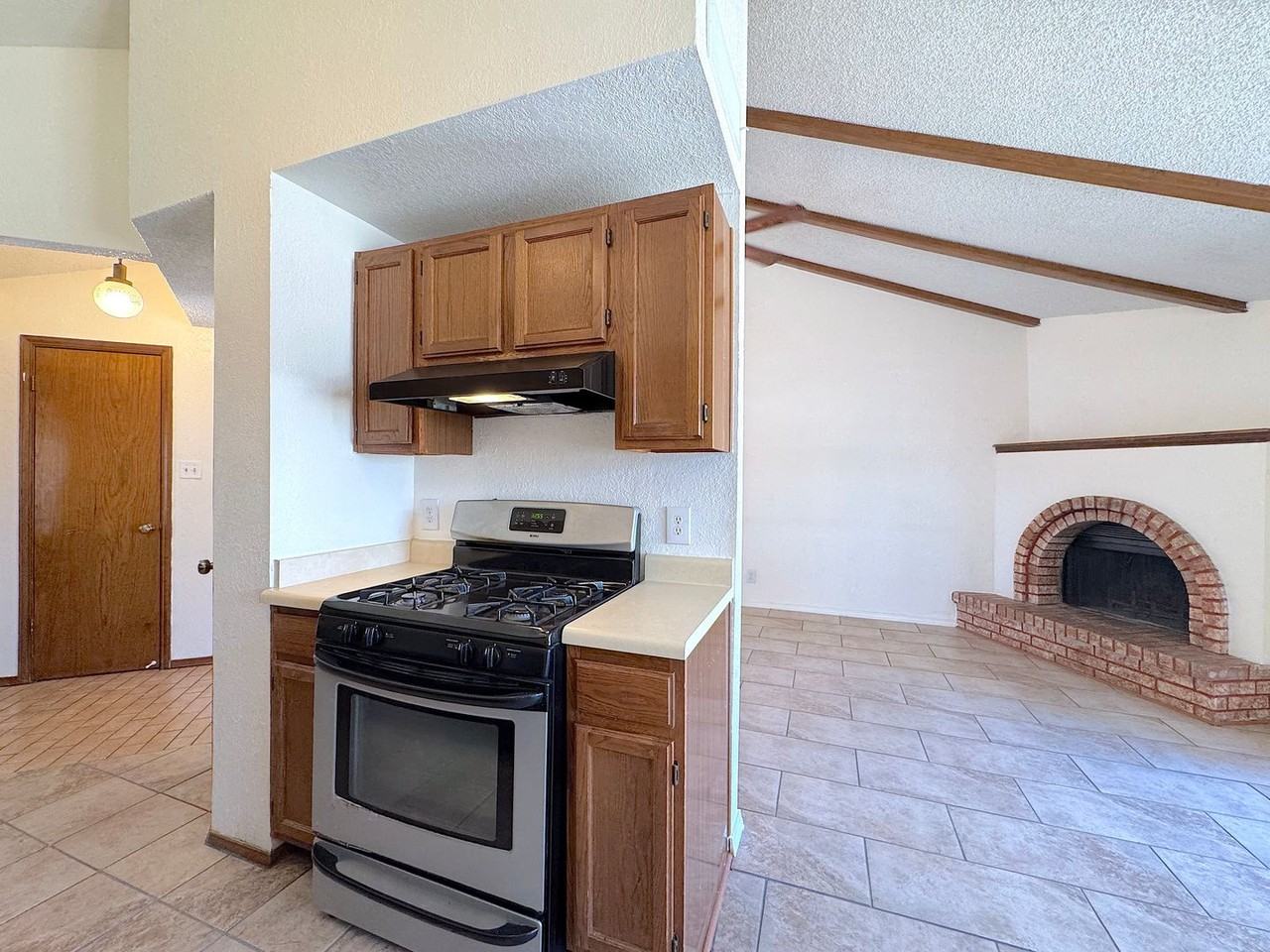 6025 Belladonna Cir - Photo 4 of 20