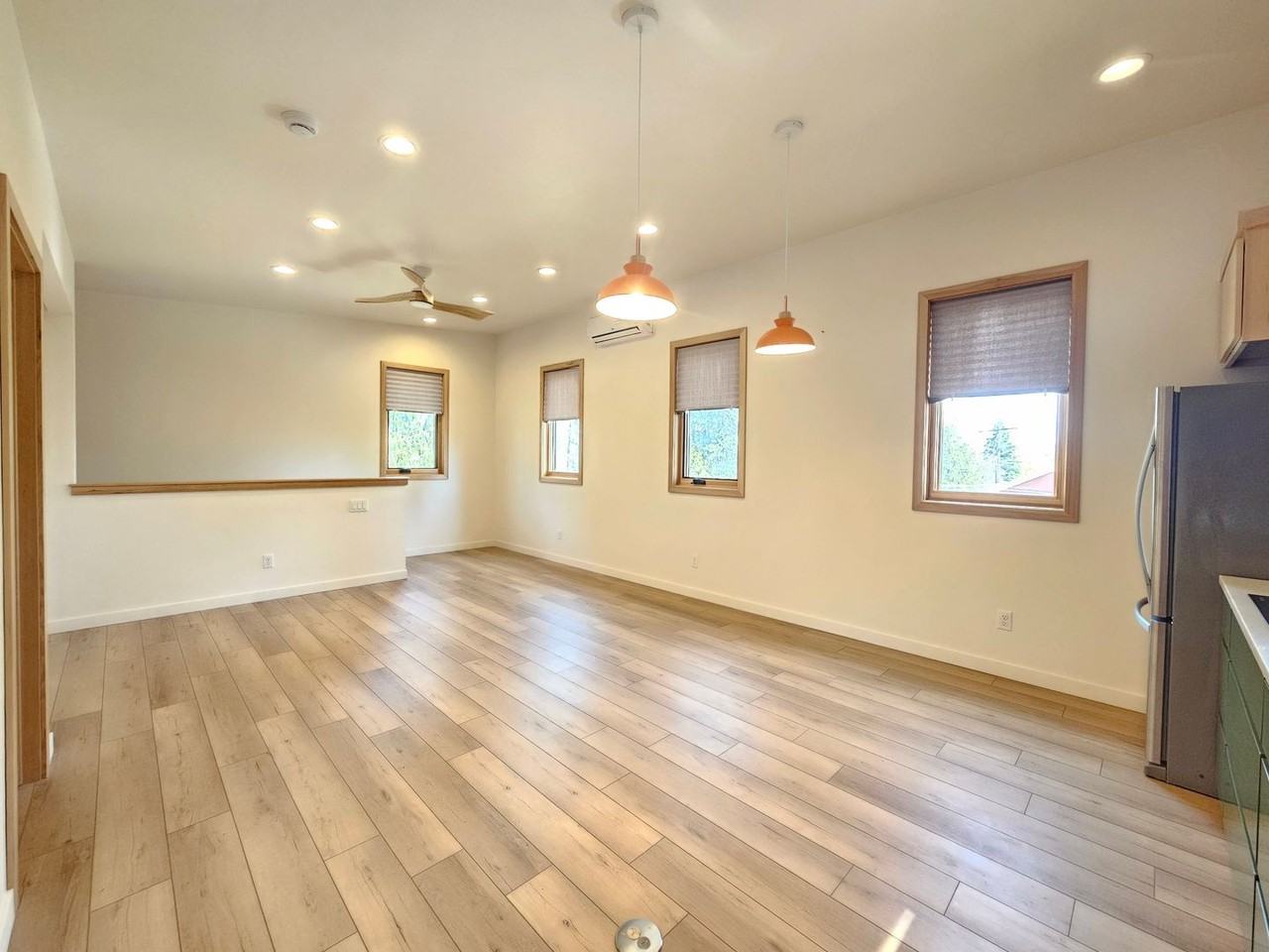 825 S Montavilla Dr - Photo 3 of 13