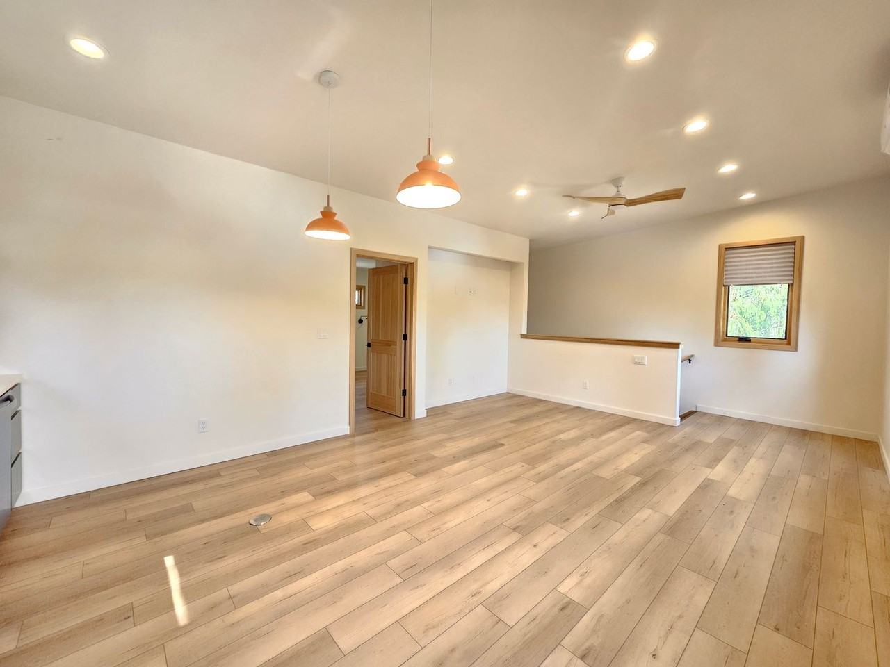 825 S Montavilla Dr - Photo 4 of 13