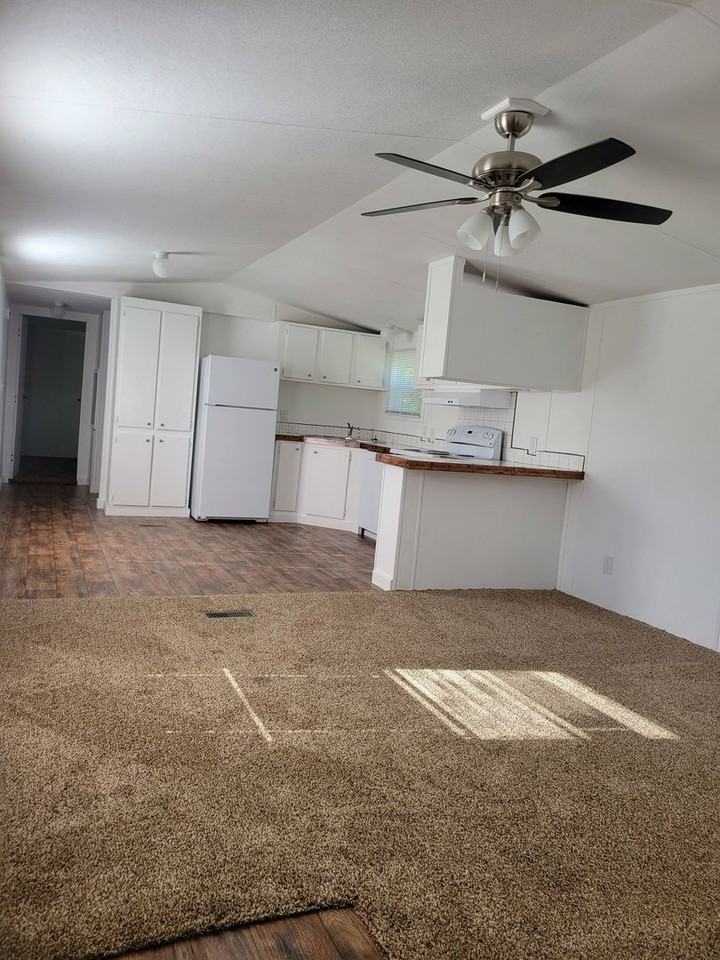 1010 Jacks Dr - Photo 3 of 15