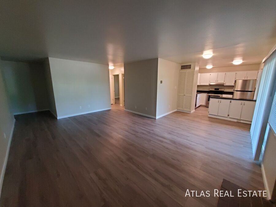 1009 13th Avenue - Photo 4 of 24