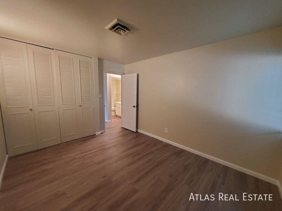 1009 13th Avenue - Photo 6 of 24