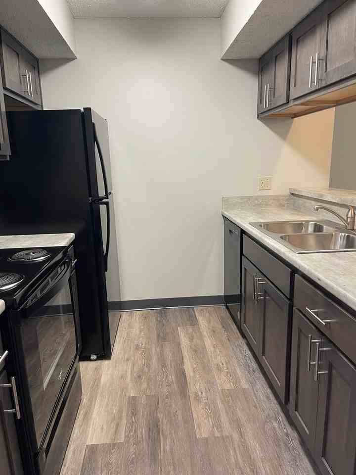 Gate Park Apartments - Photo 3 of 8
