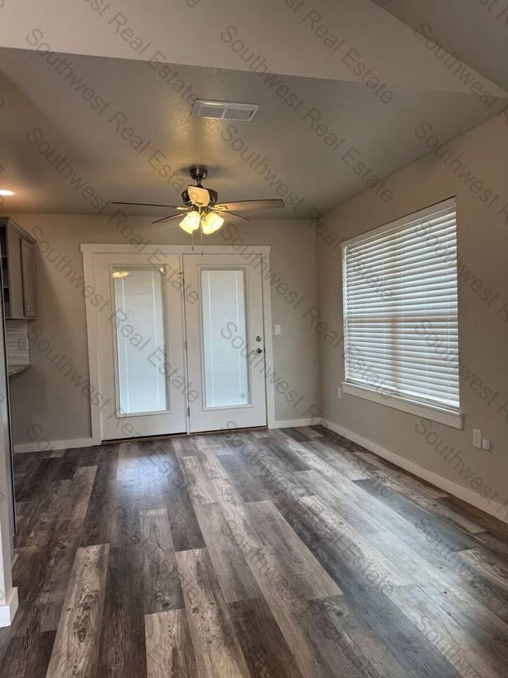 105 Sombrero - Photo 4 of 15