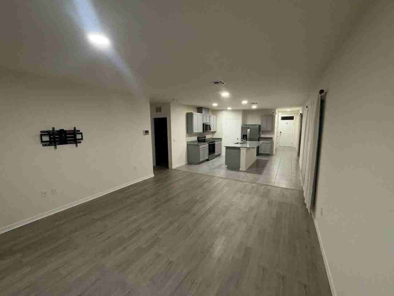 1329 Derry Ave - Photo 2 of 39