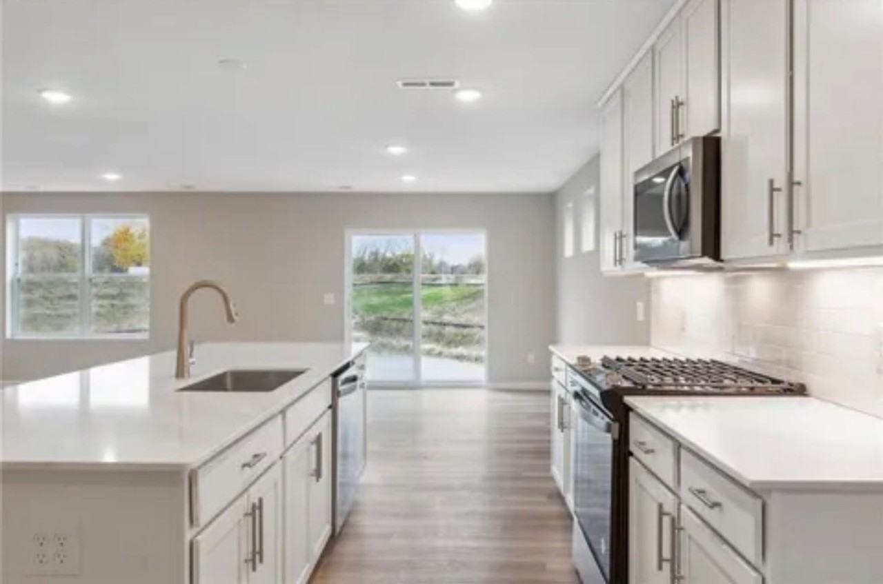 12804 Weber Ln - Photo 3 of 15