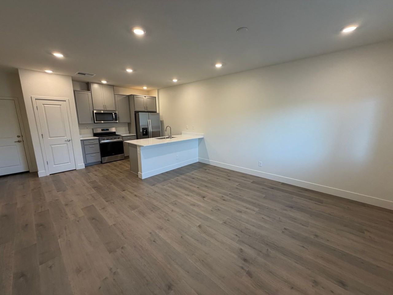 1596 1596 Grazer Way - Photo 6 of 16