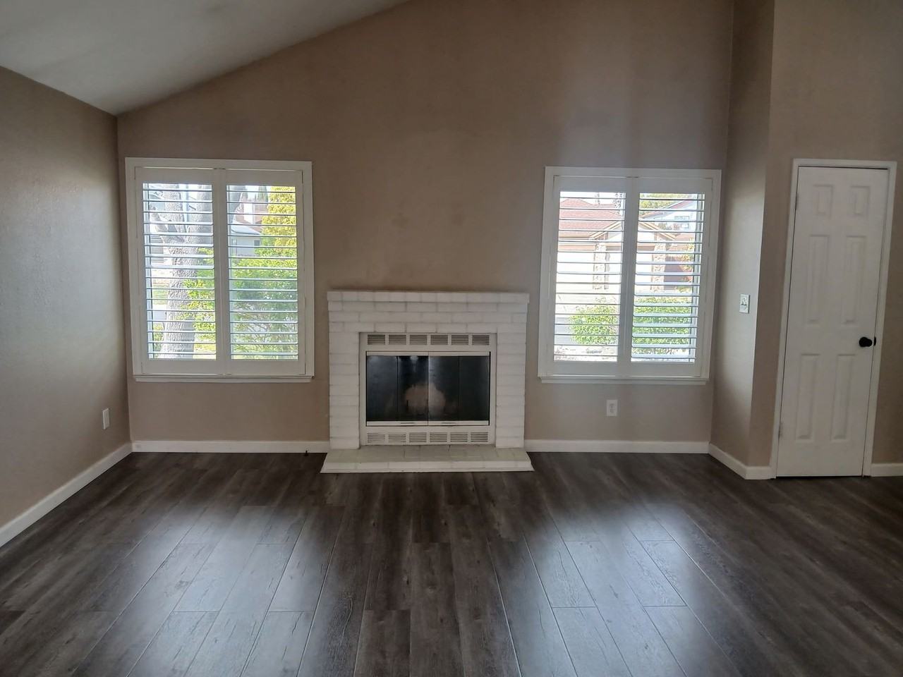 3087 Pecan Cir - Photo 2 of 32