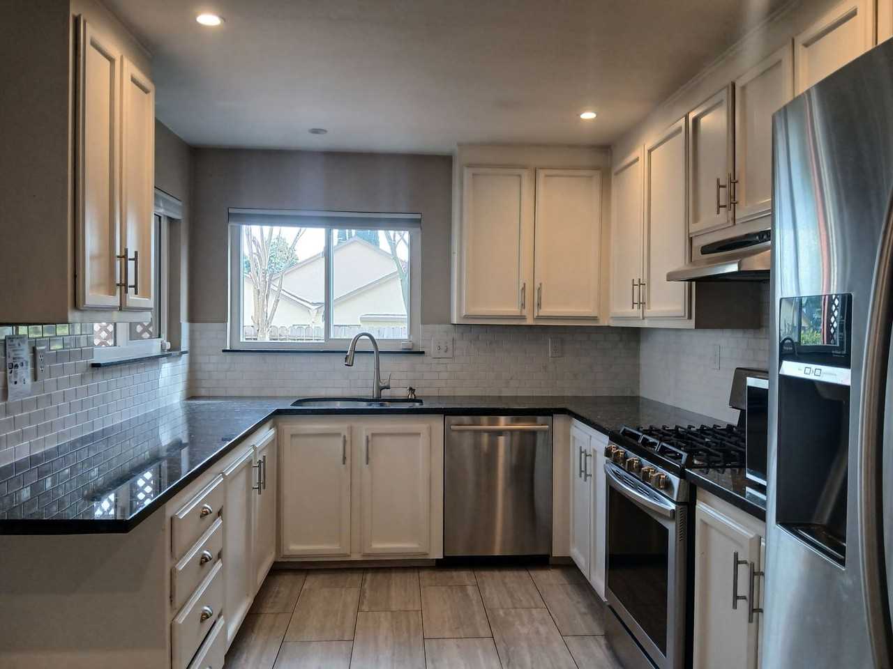 3087 Pecan Cir - Photo 6 of 32