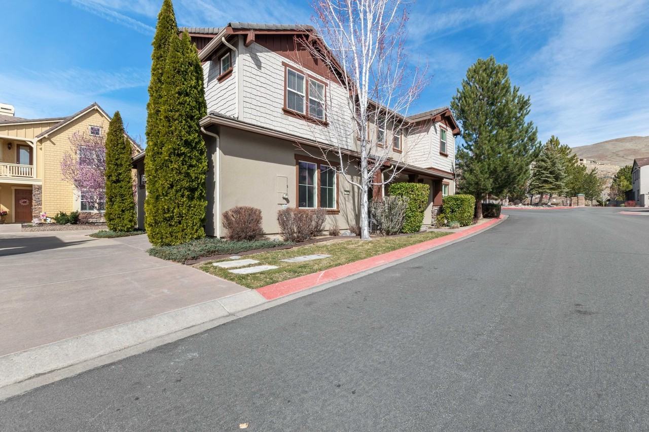 2245 Heavenly View Trl - Photo 4 of 37