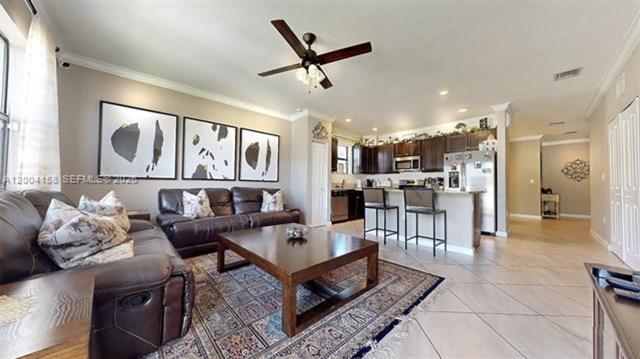 154 Se 23rd Ter - Photo 5 of 39