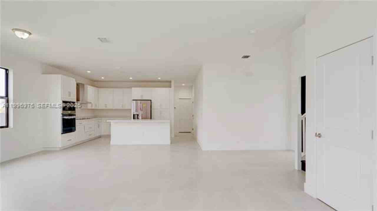 20930 Sw 96th Ct - Photo 4 of 45