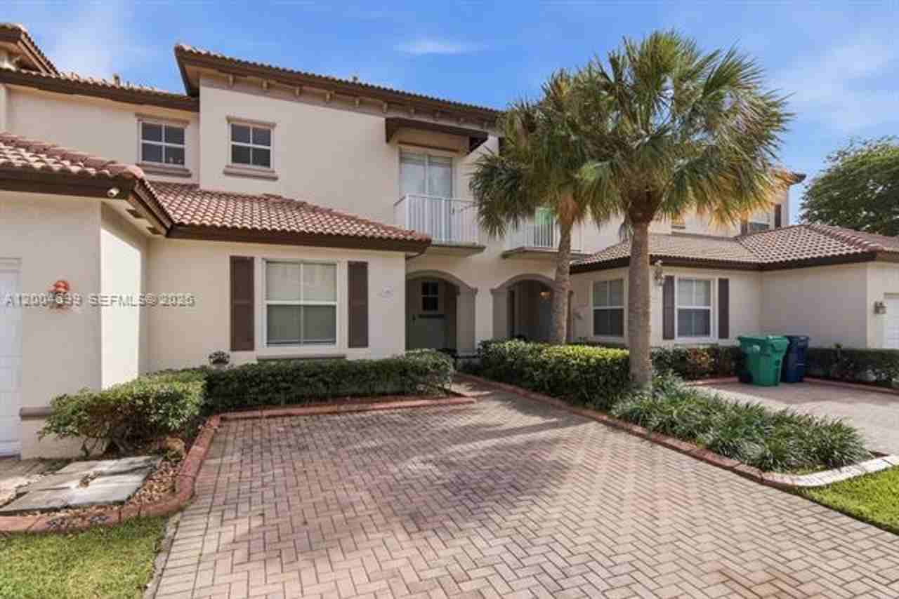 15282 Sw 89th Ter #15282 - Photo 2 of 32