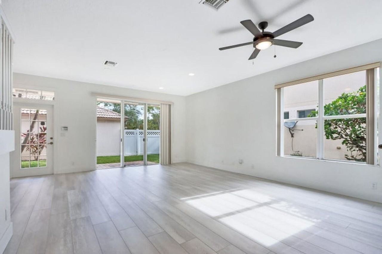 8021 Murano Cir - Photo 2 of 13